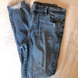 Abercrombie Harper Low Rise Crop Jeans